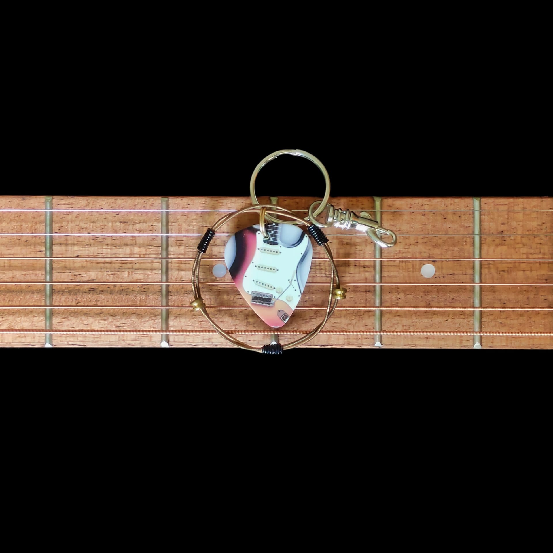 Fender "Stratocaster" Guitar String Keychain - Image 5