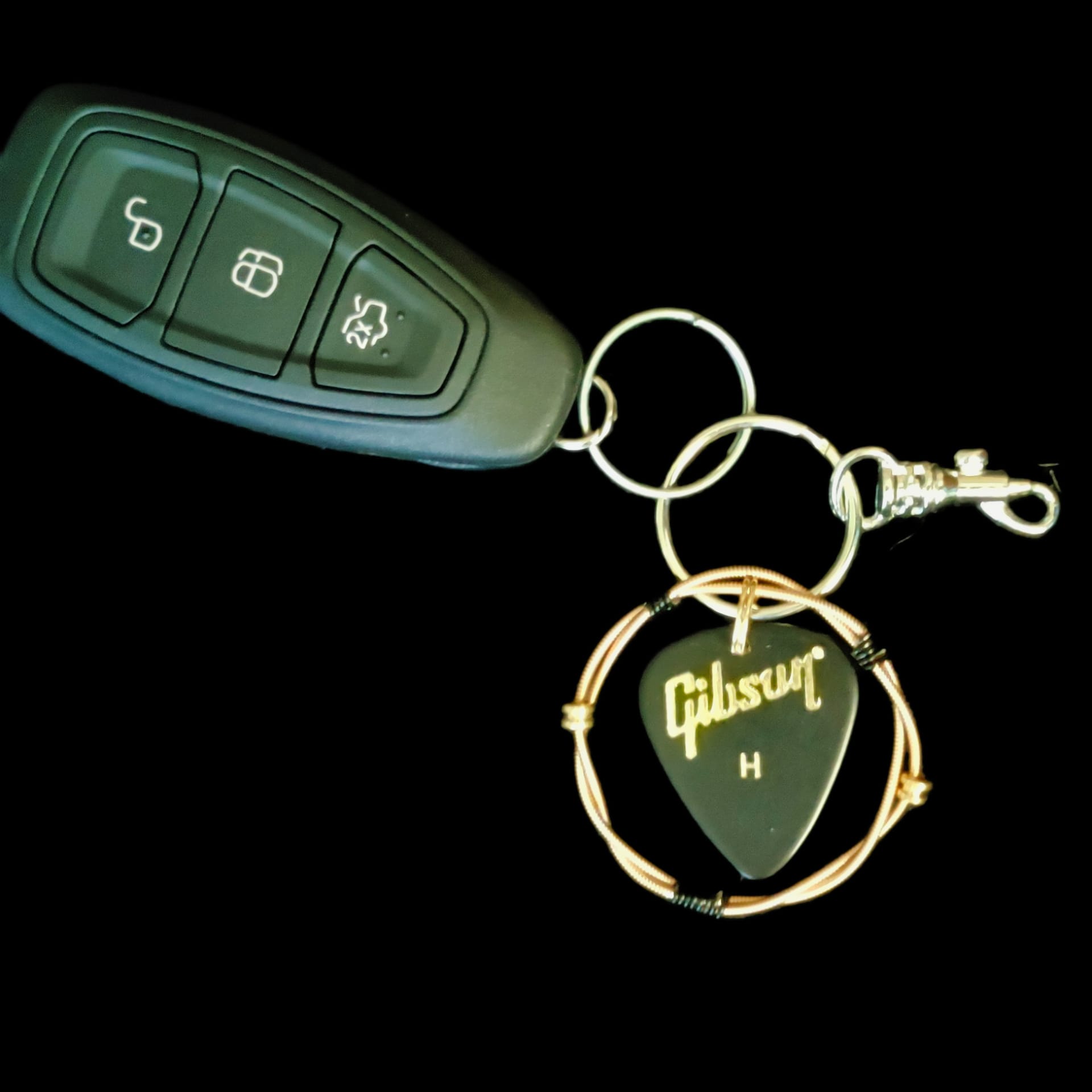 Gibson Guitar String Keychain - Image 3