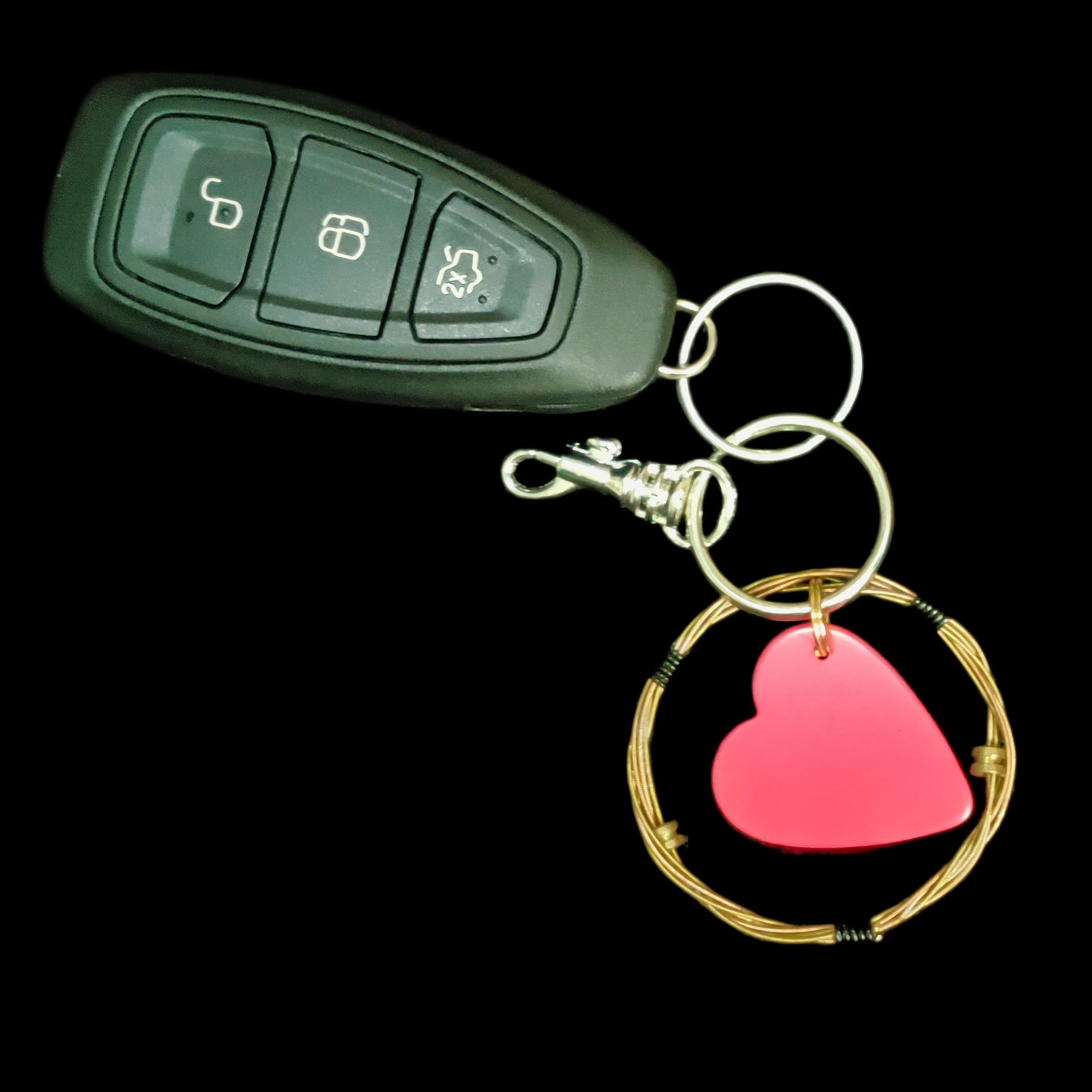 "Heartbreaker" Guitar String Keychain - Image 4