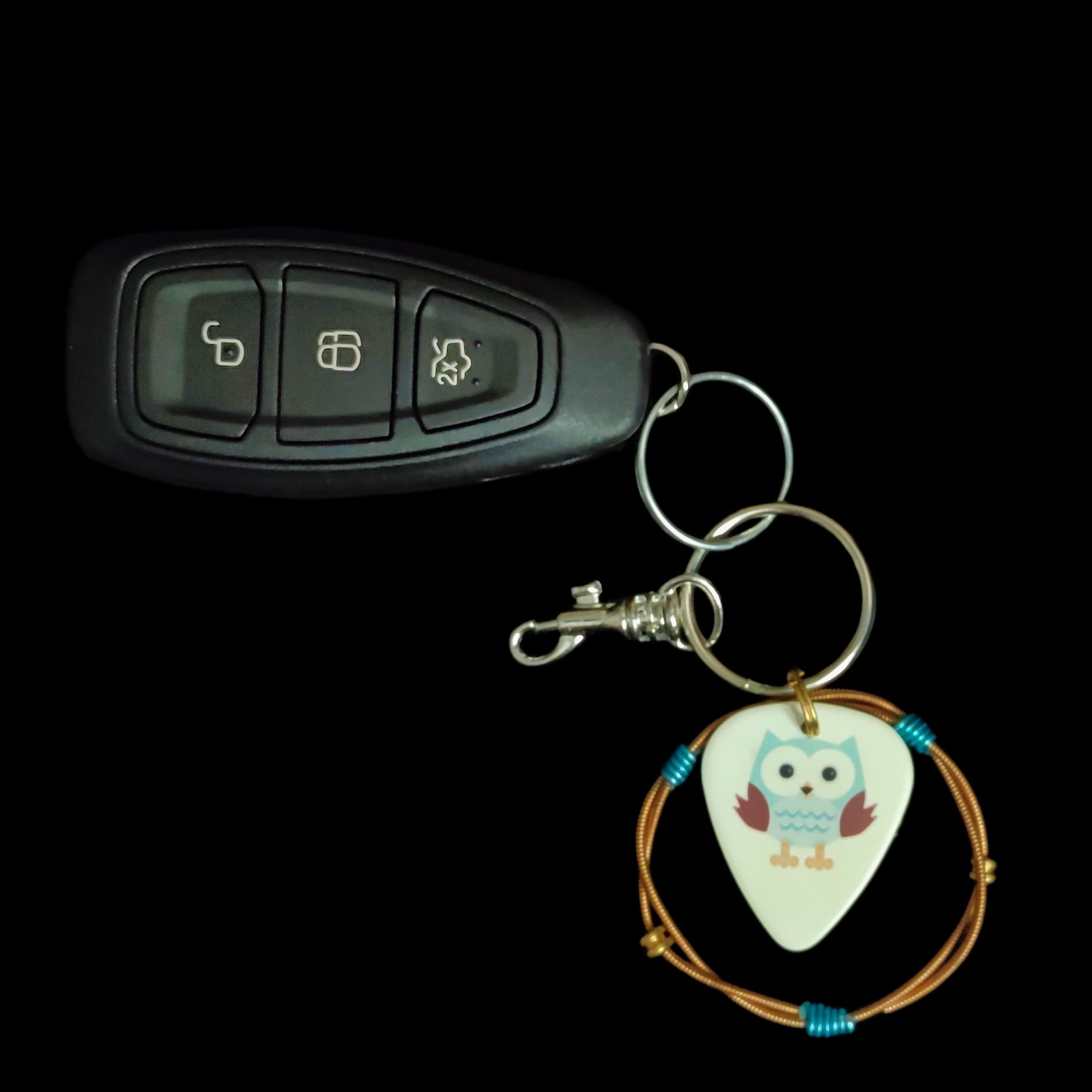 Owl Guitar String Keychain - Image 4