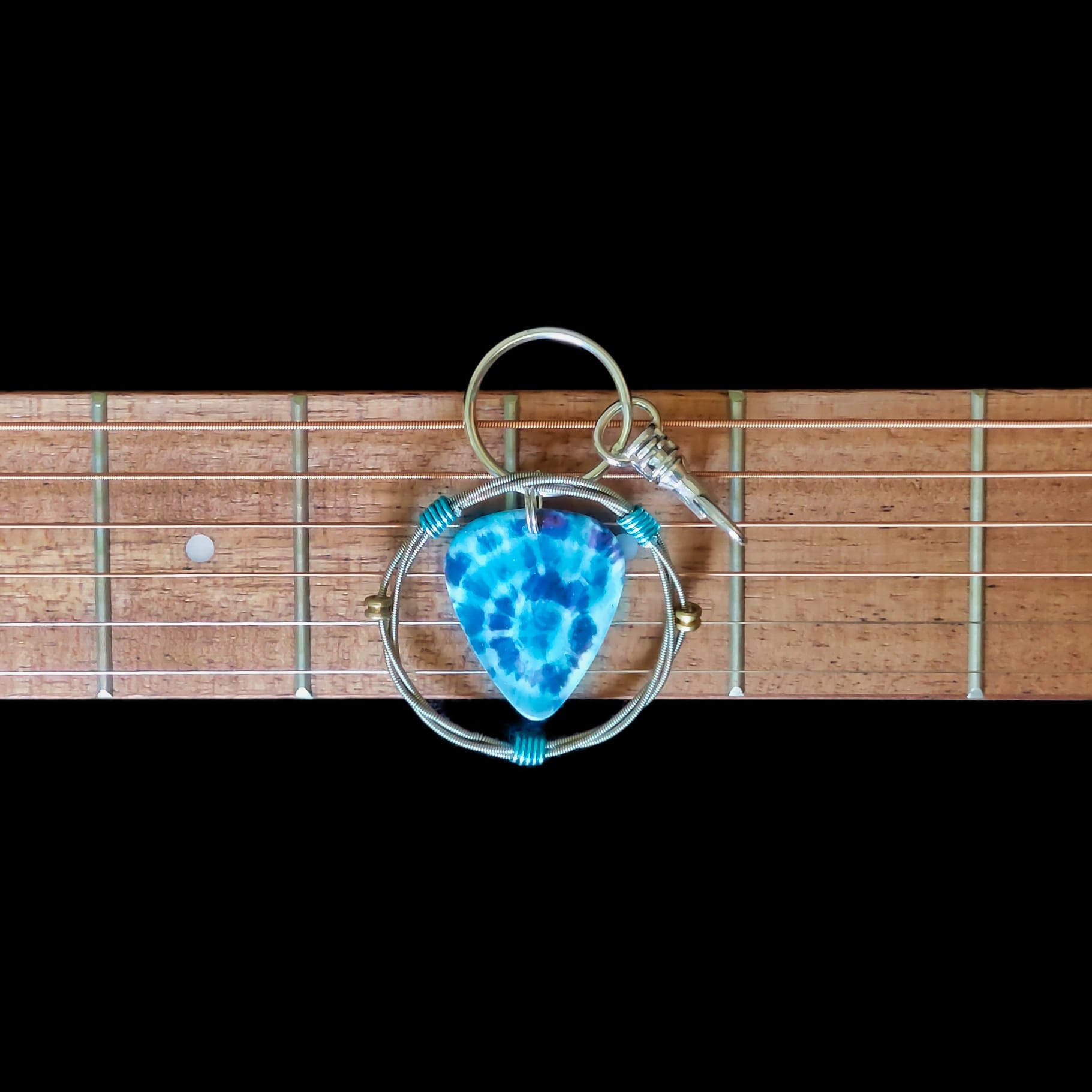 Tie-dye Guitar String Keychain "Blues" - Image 5