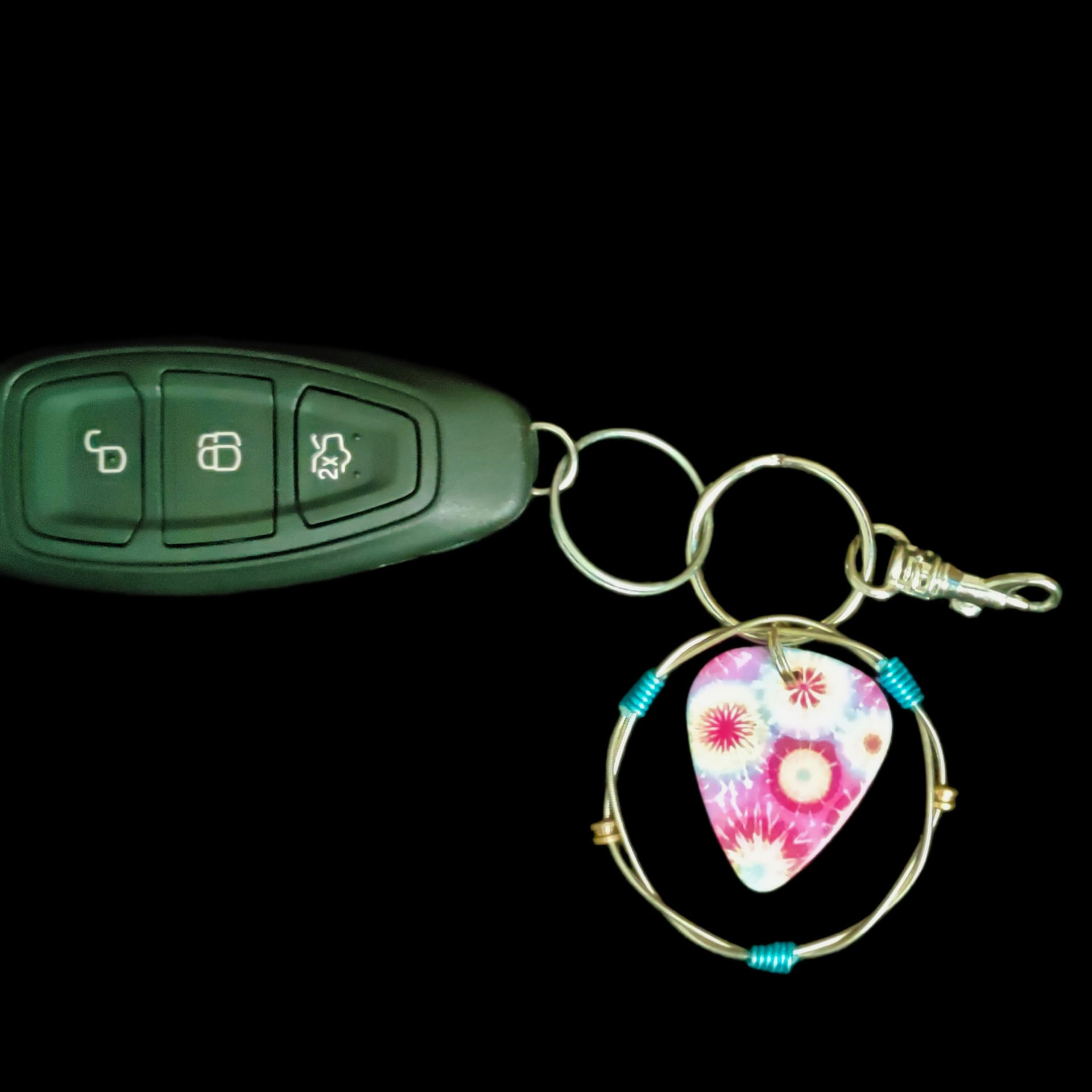 Tie-Dye Guitar String Keychain "Fireworks" - Image 3